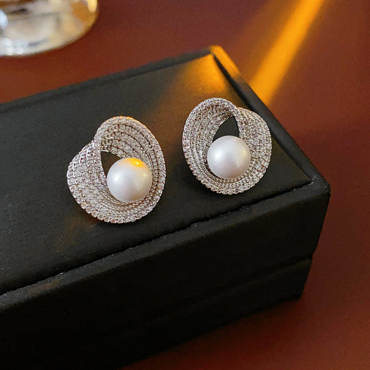 Nocturne in Parelwit – Een Fluisterend Legato van Licht en Luxe