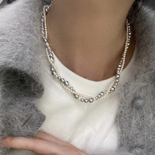 De Fluisterende Melodie van Zilveren en Witte Parels 🎶✨